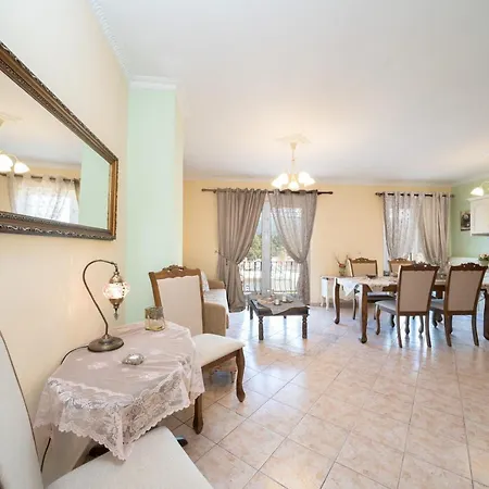 דירה Aigli Elegant Sea View In